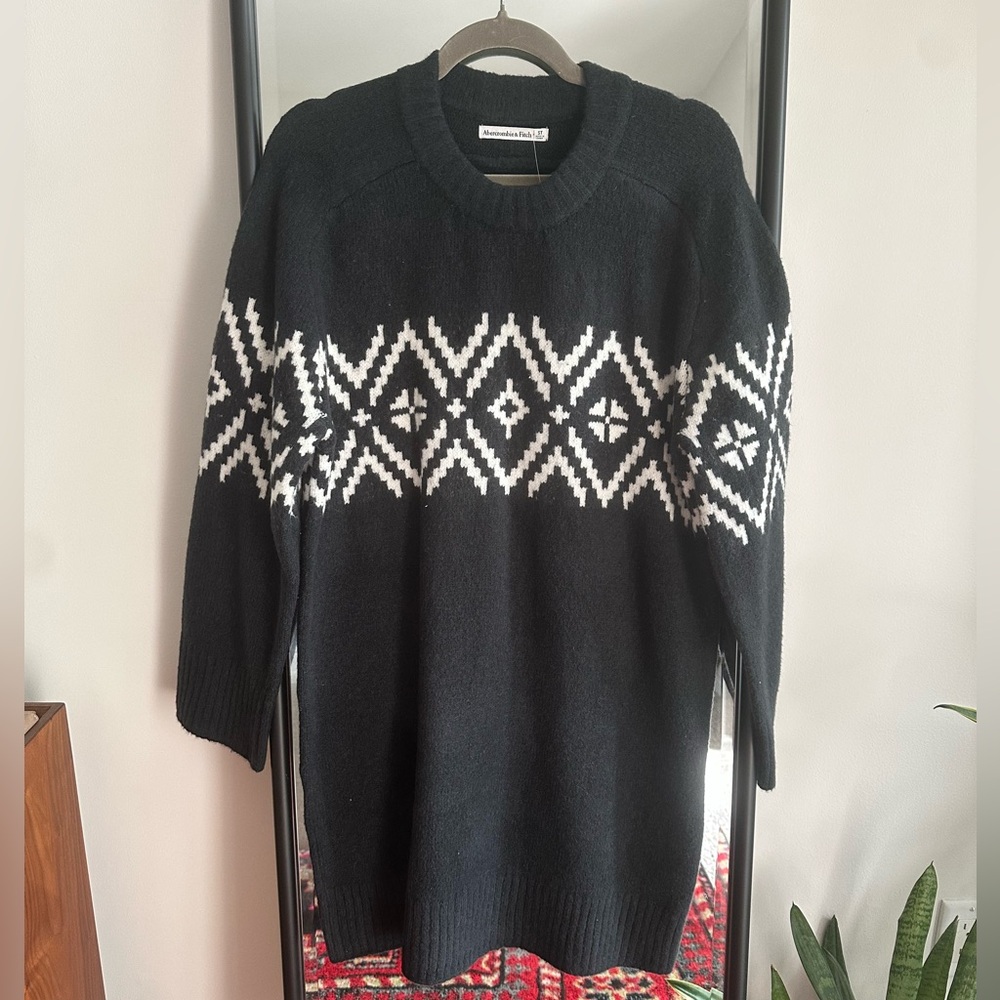 NWT — Abercrombie — Black and White Patterned Sweater Dress — Small Tall